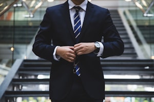 淡泊寡欲的反义词：深入解析物欲横流的现代生活